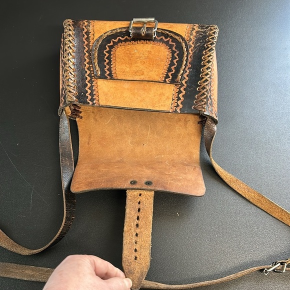 Vintage Artisan Handtooled‎ Leather Purse from Mexico Buckle Close 9” x 8 “ - Picture 12 of 16